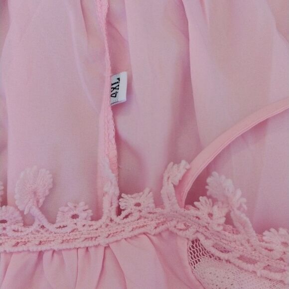Pretty in Pink Lace Dress - Picture 10 of 14